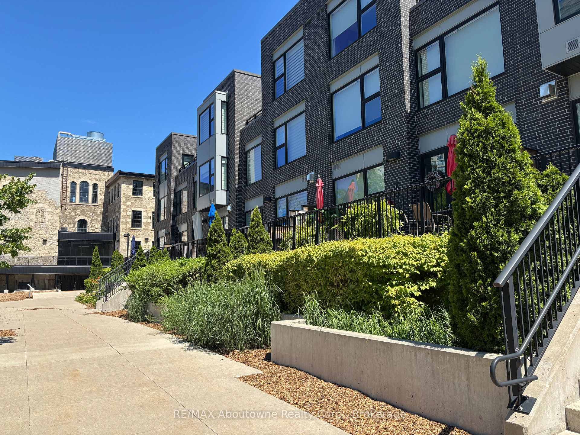 Amazing Urban Townhome ...