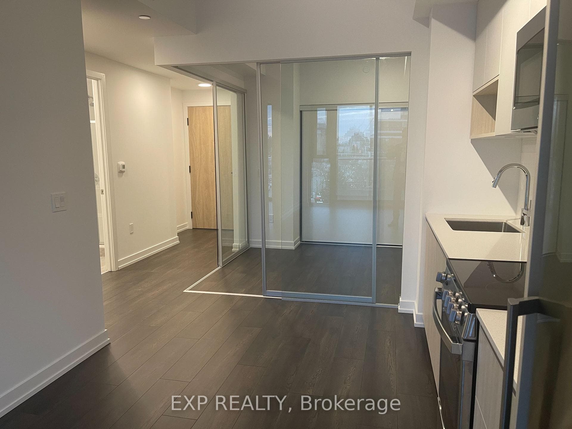 Welcome to 799 The Queensway, Suite 521